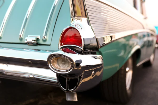 Classic retro  vintage green car — Stock Photo, Image