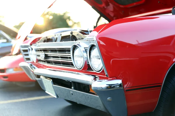 Clásico retro vintage coche rojo — Foto de Stock