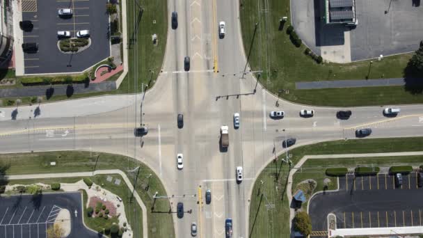 Aérien Statique Établissant Prise Vue Intersection Dans Banlieue Américaine Feu — Video