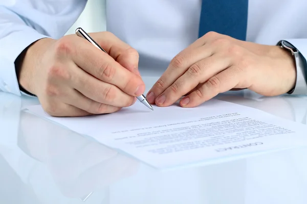 Businessman is signing a contract, business contract details — Stock Photo, Image