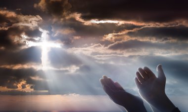 Haç gökten - inanç ve dua