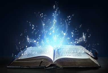 Şarkı eski bir kitaptan müzik notaları ile klasik Senfoni parlar