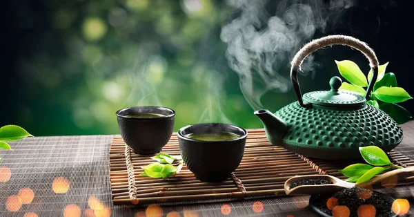 Teh Jepang Hot Teapot Teacups Bamboo Mat — Stok Foto