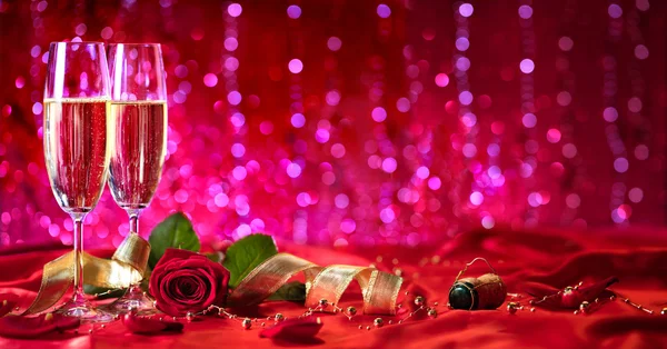 Romantischer Valentinstag - Champagner und Rose — Stockfoto