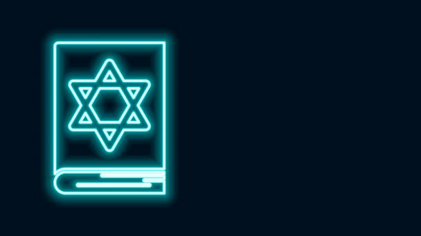 Glowing baris neon Yahudi ikon buku torah terisolasi di latar belakang hitam. Pentateukh Musa. Pada sampul Alkitab adalah gambar Bintang Daud (Star of David). Animasi grafis gerak Video 4K — Stok Video