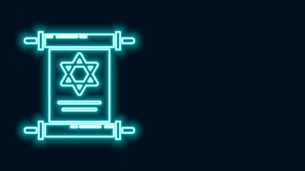 Gloeiende neon lijn Torah scroll pictogram geïsoleerd op zwarte achtergrond. Joodse Thora in uitgebreide vorm. Ster van David symbool. Oude perkament rol. 4K Video motion grafische animatie — Stockvideo