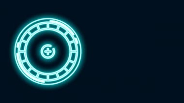 Parlayan neon hattı kumarhane rulet ruleti simgesi siyah arka planda izole edildi. 4K Video hareketli grafik canlandırması