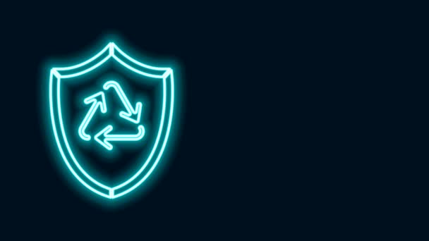Linea neon incandescente Ricicla il simbolo all'interno dell'icona dello scudo isolato su sfondo nero. Segno di protezione ambientale. Animazione grafica 4K Video motion — Video Stock