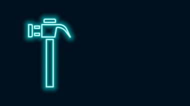 Parlayan neon hattı Çekiç simgesi siyah arkaplanda izole edildi. Tamir için bir araç. 4K Video hareketli grafik canlandırması
