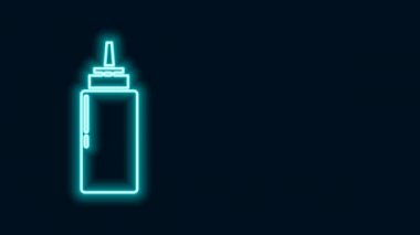 Parlayan neon hattı sos şişesi simgesi siyah arka planda izole edilmiş. Ketçap, hardal ve fast food için soslu mayonez şişeleri. 4K Video hareketli grafik canlandırması