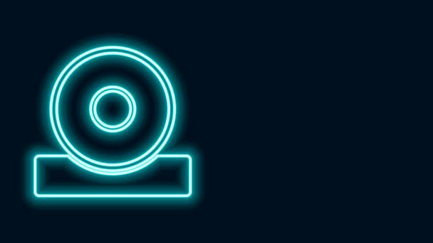 Zářící neonová čára Otolaryngologická hlava reflektor ikon izolované na černém pozadí. Vybavení pro prohlídku pacientova ucha, krku a nosu. Grafická animace pohybu videa 4K — Stock video