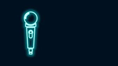 Parlayan neon hattı mikrofon simgesi siyah arkaplanda izole edildi. Radyodaki mikrofondan. Sözcü işareti. 4K Video hareketli grafik canlandırması