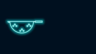Parlayan neon hattı Mutfak süzgeci simgesi siyah arkaplanda izole edildi. Mutfak aletleri. Çatal bıçak seti. 4K Video hareketli grafik canlandırması