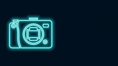 Parlayan neon hattı aynasız kamera simgesi siyah arkaplanda izole edildi. Fotoğraf makinesi simgesi. 4K Video hareketli grafik canlandırması