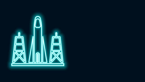Zářící neonová čára Raketový start z ikony kosmodromu izolovaný na černém pozadí. Vypusťte raketu do vesmíru. Grafická animace pohybu videa 4K — Stock video