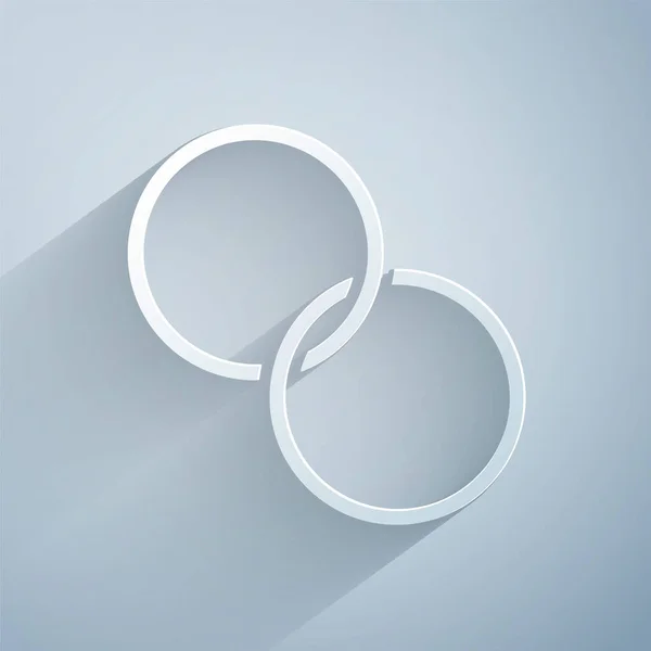 剪纸婚戒图标孤立在灰色背景 新娘和新郎珠宝标志 婚姻的象征 钻石戒指造纸艺术风格 — 图库矢量图片