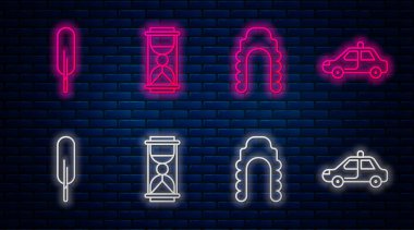 Eski kum saati, yargıç peruğu, tüy kalem, polis arabası ve teşhirci. Tuğla duvarda parlayan neon simgesi. Vektör.