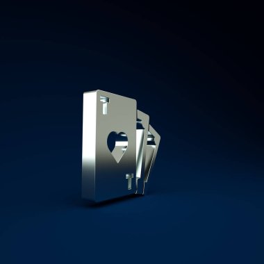 Mavi arka planda kalp sembolü simgesi olan gümüş iskambil kartı. Kumarhane kumarı. Minimalizm kavramı. 3d illüstrasyon 3B canlandırma