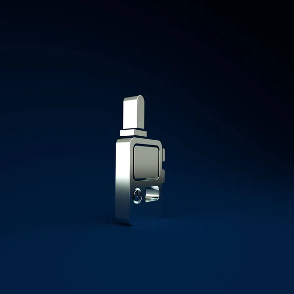 실버 워키토키 아이콘은 파란색 배경에 분리되어 있습니다. 휴대 가능 한 무선 송신기 아이콘. 무선 수신기 신호. 미니멀리즘의 개념입니다. 3d 삽화 3D 렌더링 — 스톡 사진