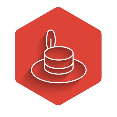 Uzun gölgeli şerit ikonlu beyaz çizgi adamı şapkası. Kırmızı altıgen düğmesi. Vektör.