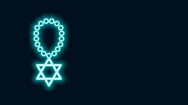 Siyah arka planda izole edilmiş zincir ikonunda parlayan neon çizgisi Davut Yıldızı gerdanlığı. Yahudi dini sembolü. İsrail 'in sembolü. Mücevher ve aksesuar. 4K Video hareketli grafik canlandırması