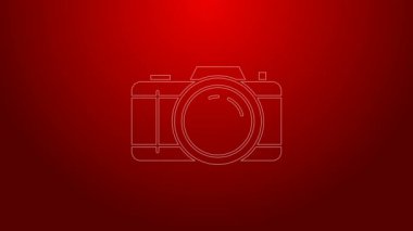 Yeşil çizgi fotoğraf makinesi simgesi kırmızı arkaplanda izole edildi. Fotoğraf makinesi simgesi. 4K Video hareketli grafik canlandırması