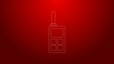 Yeşil çizgi telsiz ikonu kırmızı arkaplanda izole edildi. Taşınabilir radyo vericisi simgesi. Radyo alıcı-vericisi işareti. 4K Video hareketli grafik canlandırması