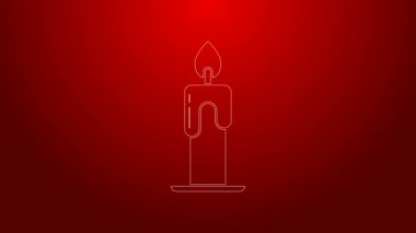 Yeşil çizgi yanan mum simgesi kırmızı arkaplanda izole edildi. Silindirik aromatik mum çubuğu ve yanan ateş. Mutlu Cadılar Bayramı Partisi. 4K Video hareketli grafik canlandırması