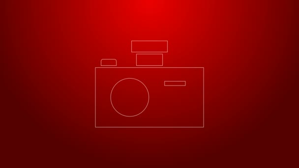 Linea verde icona della fotocamera fotografica isolata su sfondo rosso. Icona della fotocamera fotografica. Animazione grafica 4K Video motion — Video Stock