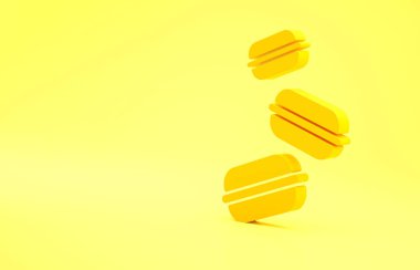 Sarı arkaplanda izole edilmiş sarı makarna kurabiye ikonu. Makarna tatlı fırın. Minimalizm kavramı. 3d illüstrasyon 3B canlandırma.
