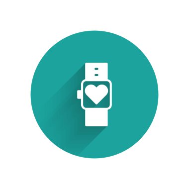 Beyaz Akıllı saat kalp atışı simgesini uzun gölgeli gösteriyor. Fitness uygulaması konsepti. Yeşil daire düğmesi. Vektör.