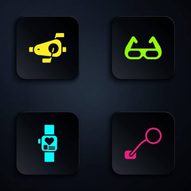 Bisiklet aynası, pedallar, akıllı saat ve spor bisiklet gözlüğü ayarla. Siyah kare düğme. Vektör.