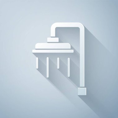 Kağıt kesiği duş başlığı ve akan ikon gri arka planda izole edilmiş. Kağıt sanatı tarzı. Vektör.