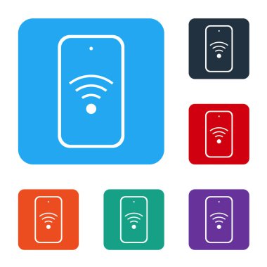 Beyaz arkaplanda izole edilmiş ücretsiz kablosuz bağlantı ikonu olan beyaz akıllı telefon. Kablosuz teknoloji, kablosuz bağlantı, kablosuz ağ. Renkli kare düğmelerle simgeleri ayarla. Vektör.