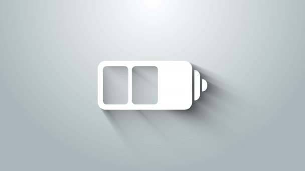 Bílá indikátor stavu nabití baterie ikona izolované na šedém pozadí. Grafická animace pohybu videa 4K — Stock video