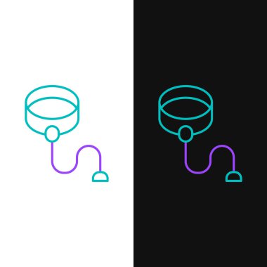 Beyaz ve siyah arkaplanda izole edilmiş karabina ikonu ile geri çekilebilir halat tasması. Evcil köpek liderliği. Açık hava yürüyüşü için hayvan aksesuarı. Renkli taslak konsepti. Vektör.