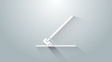 Beyaz Bahçe tırmığı iş simgesinde gri arka planda izole edilmiş. Bahçecilik, tarım, çiftçilik aleti. Toprak işçisi. 4K Video hareketli grafik canlandırması