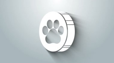 Beyaz Pençe yazdırma simgesi gri arkaplanda izole edildi. Köpek ya da kedi pençesi izi. Hayvan izleri. 4K Video hareketli grafik canlandırması