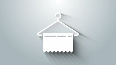 Gri arkaplanda beyaz elbise dolabı simgesi izole edildi. Temiz havlu işareti. Vestiyer ikonu. Kıyafet servis sembolü. Çamaşır askı tabelası. 4K Video hareketli grafik canlandırması