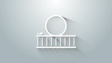 Gri arka planda beyaz lunapark treni simgesi izole edildi. Eğlence parkı. Çocuklar için eğlence parkı, eğlence parkı. 4K Video hareketli grafik canlandırması