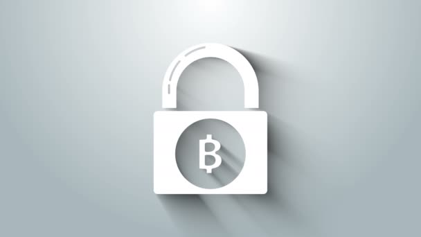 Bloqueio branco com ícone bitcoin isolado no fundo cinza. Mineração de criptomoeda, tecnologia blockchain, segurança, proteger, dinheiro digital. Animação gráfica em movimento de vídeo 4K — Vídeo de Stock