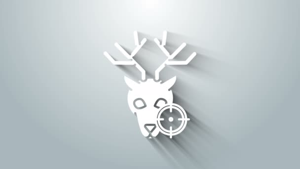 White Hunt auf Hirsch mit Fadenkreuz Symbol isoliert auf grauem Hintergrund. Das Logo des Jagdvereins mit Hirsch und Zielscheibe. Zielfernrohr auf ein Reh. 4K Video Motion Grafik Animation — Stockvideo