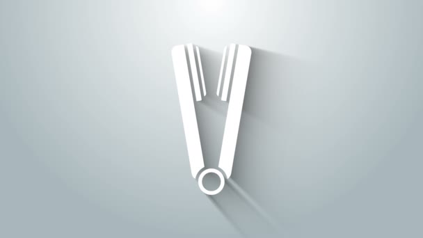 Curling hierro blanco para el icono del cabello aislado sobre fondo gris. Icono de plancha para el cabello. Animación gráfica de vídeo 4K — Vídeo de stock