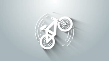 Beyaz bisiklet numarası simgesi gri arkaplanda izole edildi. Bisiklet yarışı. Olağanüstü bir spor. Spor malzemeleri. 4K Video hareketli grafik canlandırması