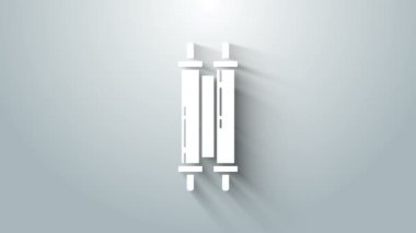 Beyaz Tevrat kaydırma simgesi gri arkaplanda izole edildi. Genişletilmiş Yahudi Tevrat 'ı. David 'in Yıldızı sembolü. Eski parşömen tomarı. 4K Video hareketli grafik canlandırması