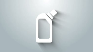 Çamaşır deterjanı, çamaşır suyu, bulaşık deterjanı ya da gri arka planda izole edilmiş başka bir temizlik maddesi için beyaz plastik şişe. 4K Video hareketli grafik canlandırması