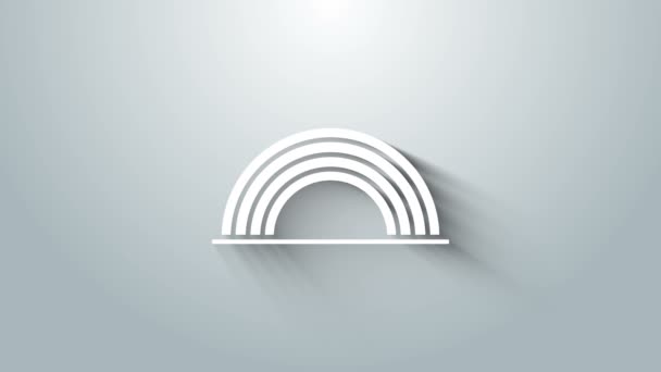 Arco iris blanco con nubes icono aislado sobre fondo gris. Animación gráfica de vídeo 4K — Vídeo de stock
