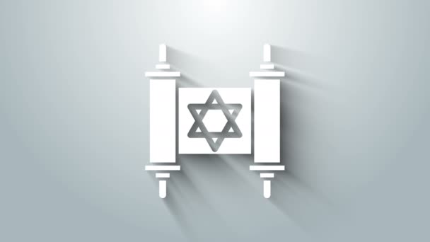 白色的托拉滚动图标孤立在灰色背景。扩大形式的犹太托拉。大卫之星的象征。旧羊皮纸卷轴4K视频运动图形动画 — 图库视频影像
