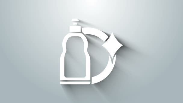 Белая пластиковая бутылка для жидкого стирального порошка, отбеливателя, жидкости для мытья посуды или другой значок чистящего средства изолирован на сером фоне. Видеографическая анимация 4K — стоковое видео