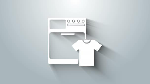 Biała podkładka i ikona koszulki odizolowane na szarym tle. Ikona pralki. Pralka do ubrań - pralka. Symbol urządzenia gospodarstwa domowego. 4K Animacja graficzna ruchu wideo — Wideo stockowe